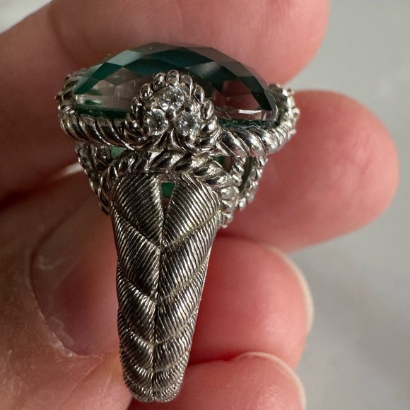 Green  stone Ring with Ornate Silver Setting - Picture 6 of 10